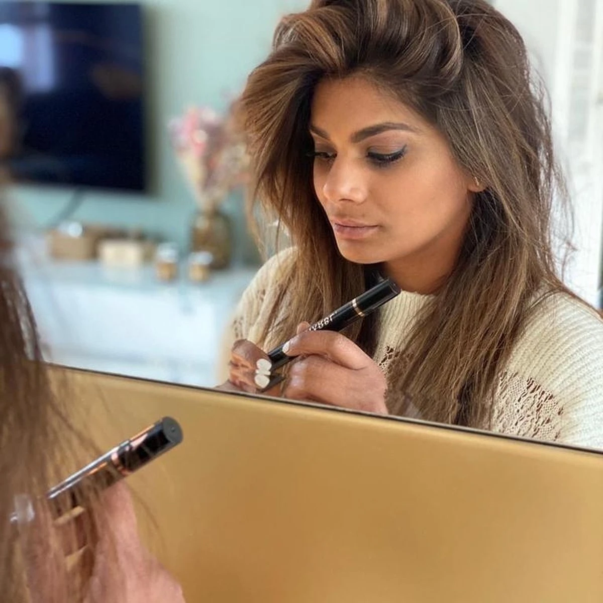 MARBL. Cosmetics - Easy Wing - Eyeliner Stempel - 8mm - Waterproof - Vlekproof - Vegan - Dierproefvrij - Afbeelding 4