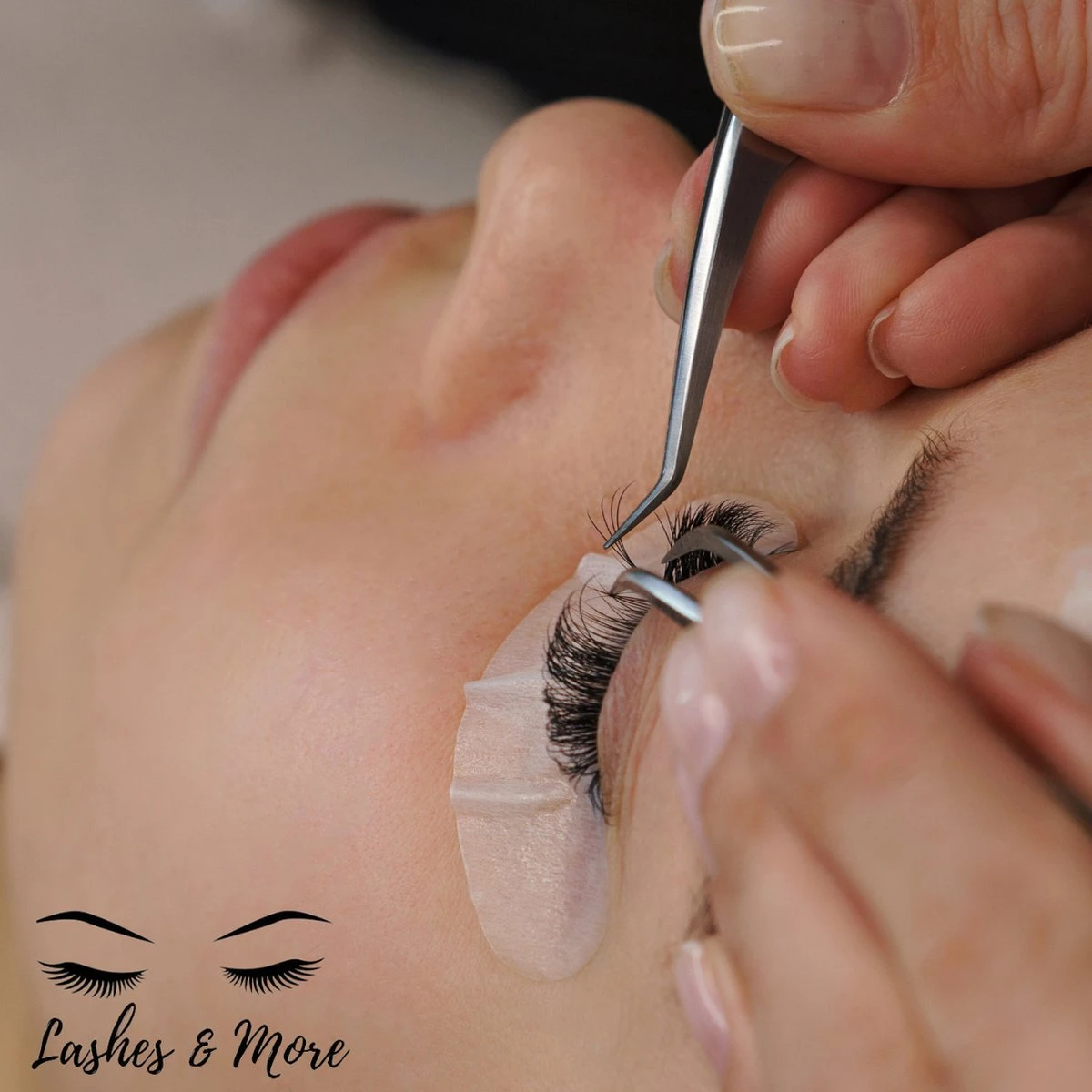 Lashes & More Wimperextensions - One By One - C Krul – Dikte 0.20 – Lengte Mixed – 16 Rijen In Een Tray - Nepwimpers - Flat Lashes - Verkrijgbaar In C En D Krul En In Dikte 0.15 En 0.20 - Afbeelding 3