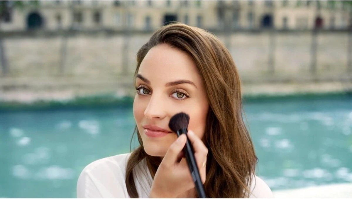 Bourjois - Delice De Poudre Bronzing Powder Browning Powder 52 16.5G - Afbeelding 4